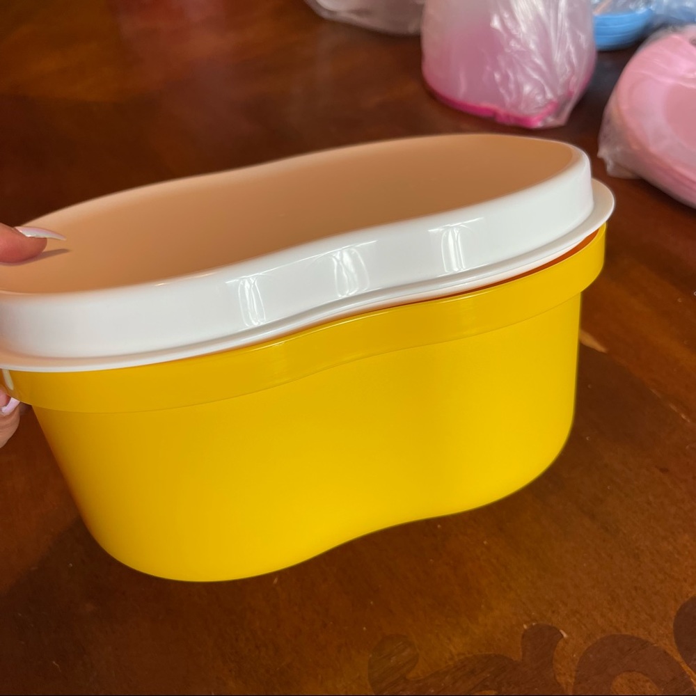 Tupperware Breakfast Delight Container - Picture 3 of 6